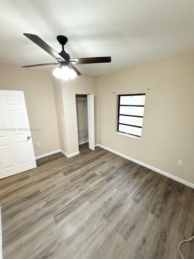 1340 Peri St in Opa Locka, FL - Foto de edificio - Building Photo