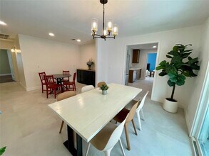 1635 Chippendale Rd in Houston, TX - Building Photo - Building Photo