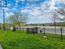 14 Nightland Ct in Brampton, ON - Building Photo