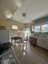 32 Oak St, Unit 1T in Somerville, MA - Building Photo - Building Photo