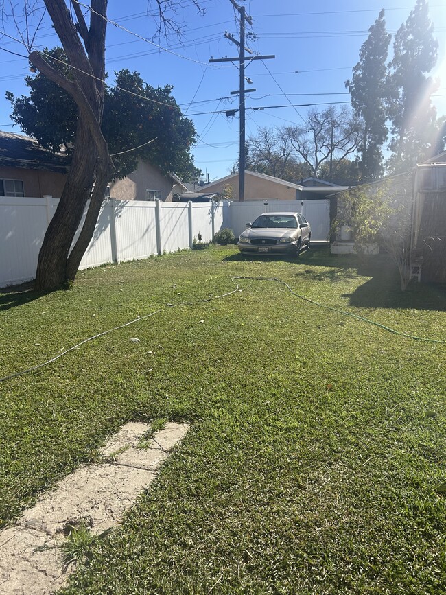 208 E Ellsworth Ave in Anaheim, CA - Building Photo - Building Photo