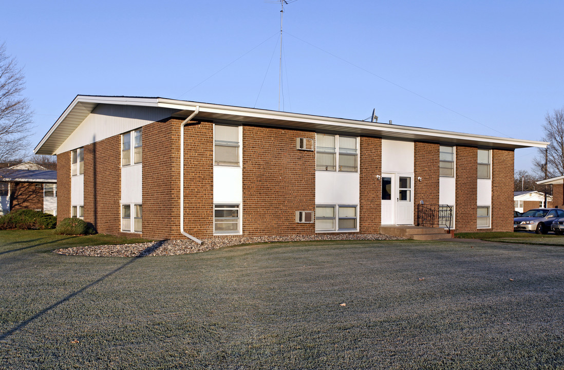 1516 16th Ave SE in St. Cloud, MN - Building Photo