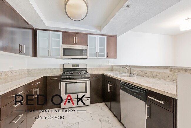 939 Palm Ave in West Hollywood, CA - Building Photo - Building Photo