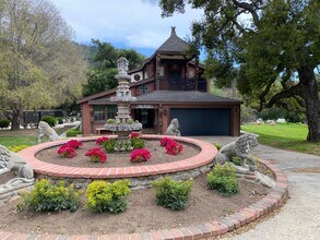 10484 Creek Rd in Ojai, CA - Building Photo - Building Photo