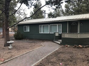 1523 SE Bronzewood Ave in Bend, OR - Building Photo - Building Photo