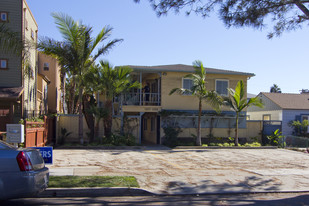 1237-1239 Hornblend St in San Diego, CA - Building Photo