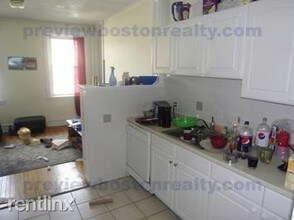 330 St Paul St-Unit -APT# 4-OJ in Brookline, MA - Building Photo - Building Photo