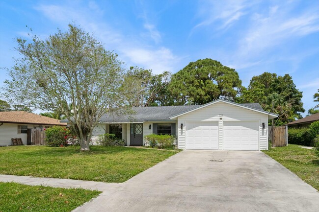 115 Gibraltar St in Royal Palm Beach, FL - Building Photo - Building Photo