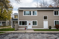 Brewster Mews in Amherst, NY - Foto de edificio - Building Photo