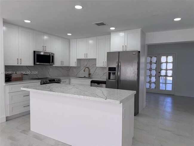 1706 N 45th Ave in Hollywood, FL - Building Photo - Building Photo