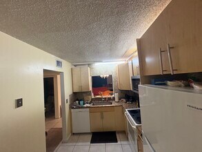 2925 SW 22nd Ave, Unit #202 in Delray Beach, FL - Foto de edificio - Building Photo