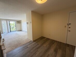 134 Mammoth Rd in Hooksett, NH - Building Photo - Building Photo