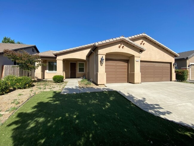 2858 S Edison St in Visalia, CA - Building Photo - Building Photo
