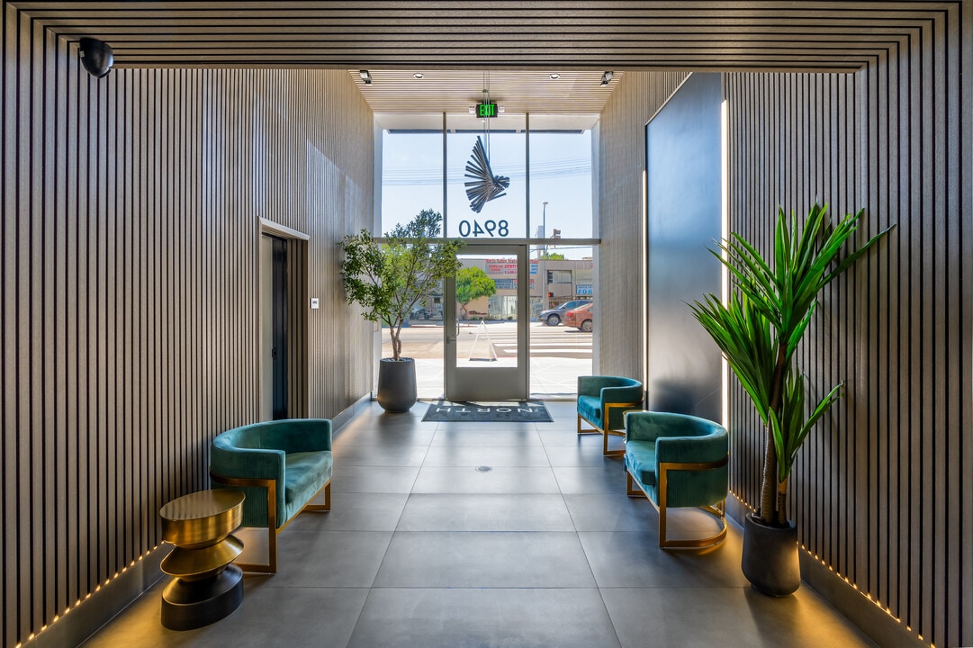 The North in Northridge, CA - Foto de edificio