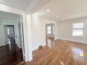 204 Farrington St in Quincy, MA - Building Photo - Building Photo