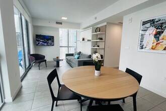 227 NE 2nd St in Miami, FL - Building Photo - Building Photo