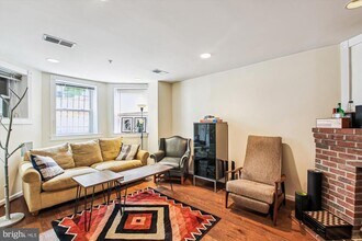 1325 Fairmont St NW in Washington, DC - Building Photo - Building Photo