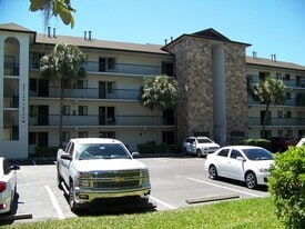 2001 San Marcos Dr SE in Winter Haven, FL - Building Photo