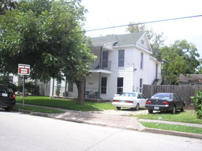 3110-3112 White Oak Dr in Houston, TX - Building Photo - Building Photo