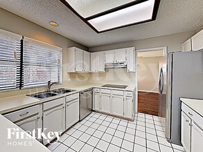 6001 Ponderosa Trail Ct in Garland, TX - Foto de edificio - Building Photo