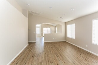 6418 W Magnolia St in Phoenix, AZ - Foto de edificio - Building Photo