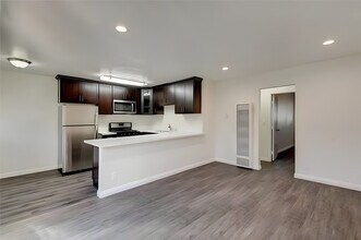 1305 N Garfield Ave in Pasadena, CA - Building Photo - Building Photo