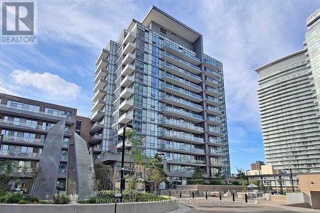 52-652 Forest Manor Rd in Toronto, ON - Building Photo - Building Photo