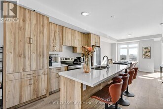 25 Bullate Ln in Richmond Hill, ON - Building Photo - Building Photo