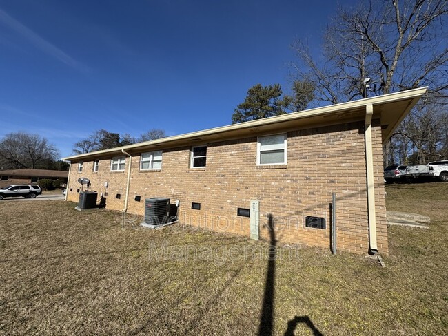 4421 Lynn Dr in Powder Springs, GA - Building Photo - Building Photo