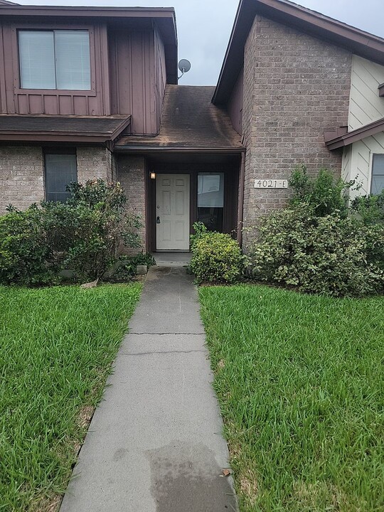 4021 Acushnet Dr in Corpus Christi, TX - Building Photo