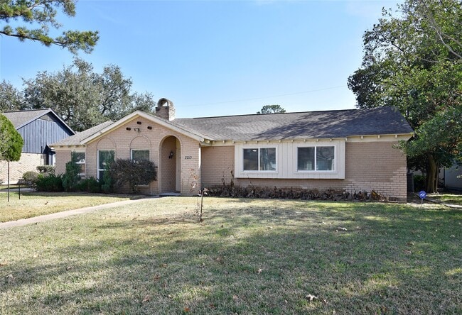 property at 2210 Pomeran Dr