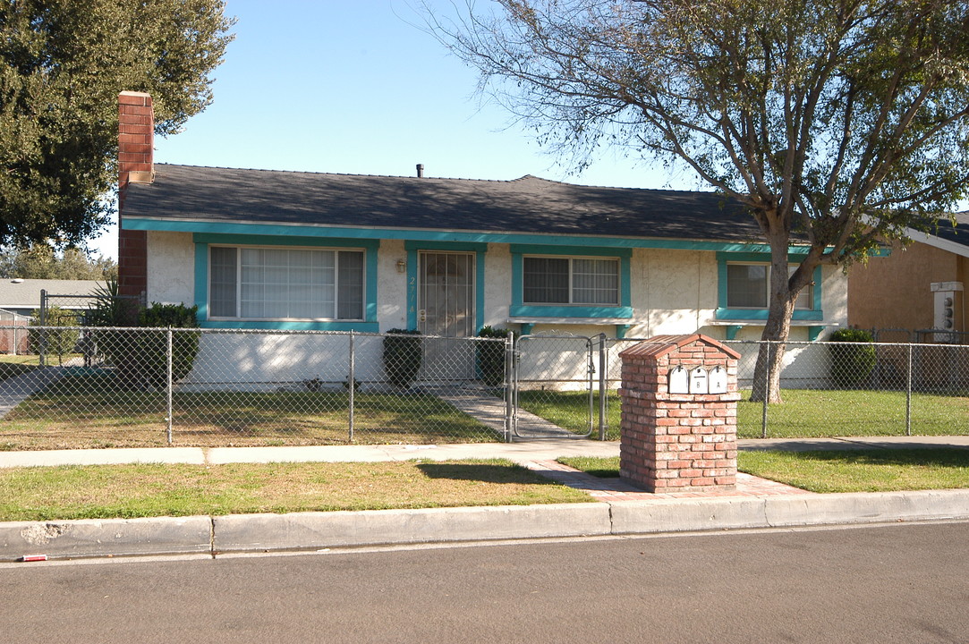 271 N Spruce Ave in Rialto, CA - Building Photo