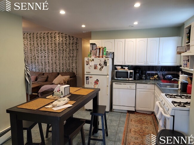 19 Ticknor St, Unit 3
