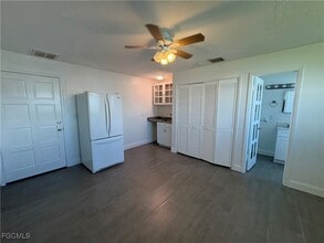 5101 Manor Ct in Cape Coral, FL - Building Photo - Building Photo