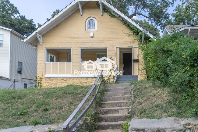 property at 1526 E 50th St