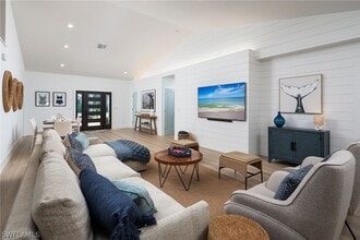 339 4th Ave N in Naples, FL - Building Photo - Building Photo