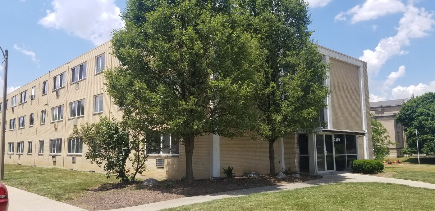 Regency House Apartments in Fort Wayne, IN - Foto de edificio