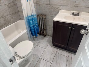 219-07 Jamaica Ave in Queens, NY - Building Photo - Building Photo