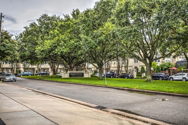 property at 1515 Hyde Park Blvd