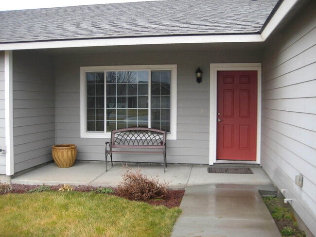 8511 Tucker Ct in Pasco, WA - Building Photo - Building Photo