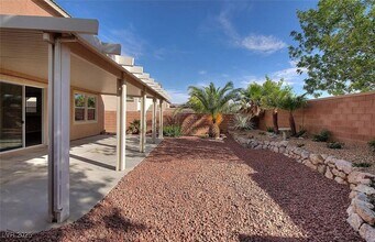 581 Caribbean Palm Dr in Las Vegas, NV - Building Photo - Building Photo