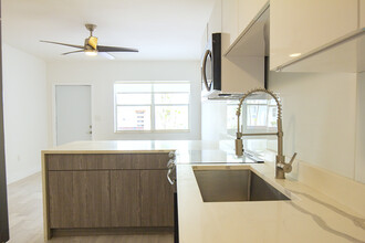 1000 7th St in Miami Beach, FL - Building Photo - Building Photo