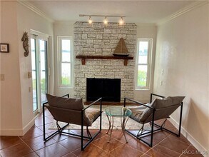 373 NW 14th Pl in Crystal River, FL - Building Photo - Building Photo