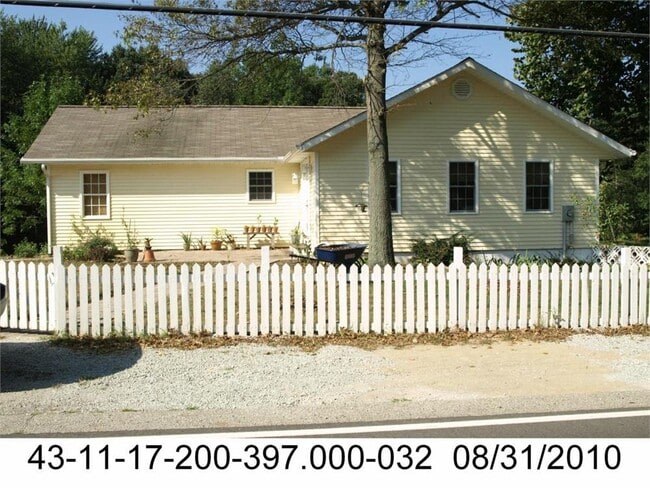 1130 S Country Club Rd in Warsaw, IN - Building Photo - Building Photo