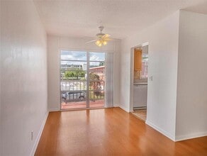 4 Golfs Edge, Unit E in West Palm Beach, FL - Building Photo - Building Photo