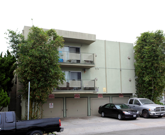 345 Magnolia Ave in Long Beach, CA - Foto de edificio - Building Photo