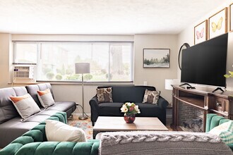 Georgetown Apartments in Fairview Park, OH - Building Photo - Building Photo