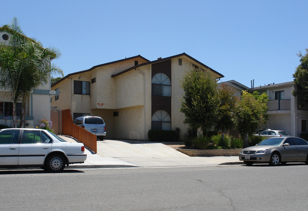 3759 Grim Ave in San Diego, CA - Foto de edificio