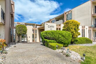 1825 Shoreline Dr in Alameda, CA - Foto de edificio - Building Photo