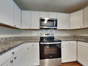 10225 Summerview Cir in Riverview, FL - Building Photo - Building Photo